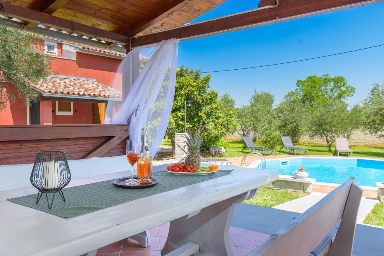 Villa Carla With Private Pool & Kids Playground - Pet Friendly Mutvoran Exteriér fotografie