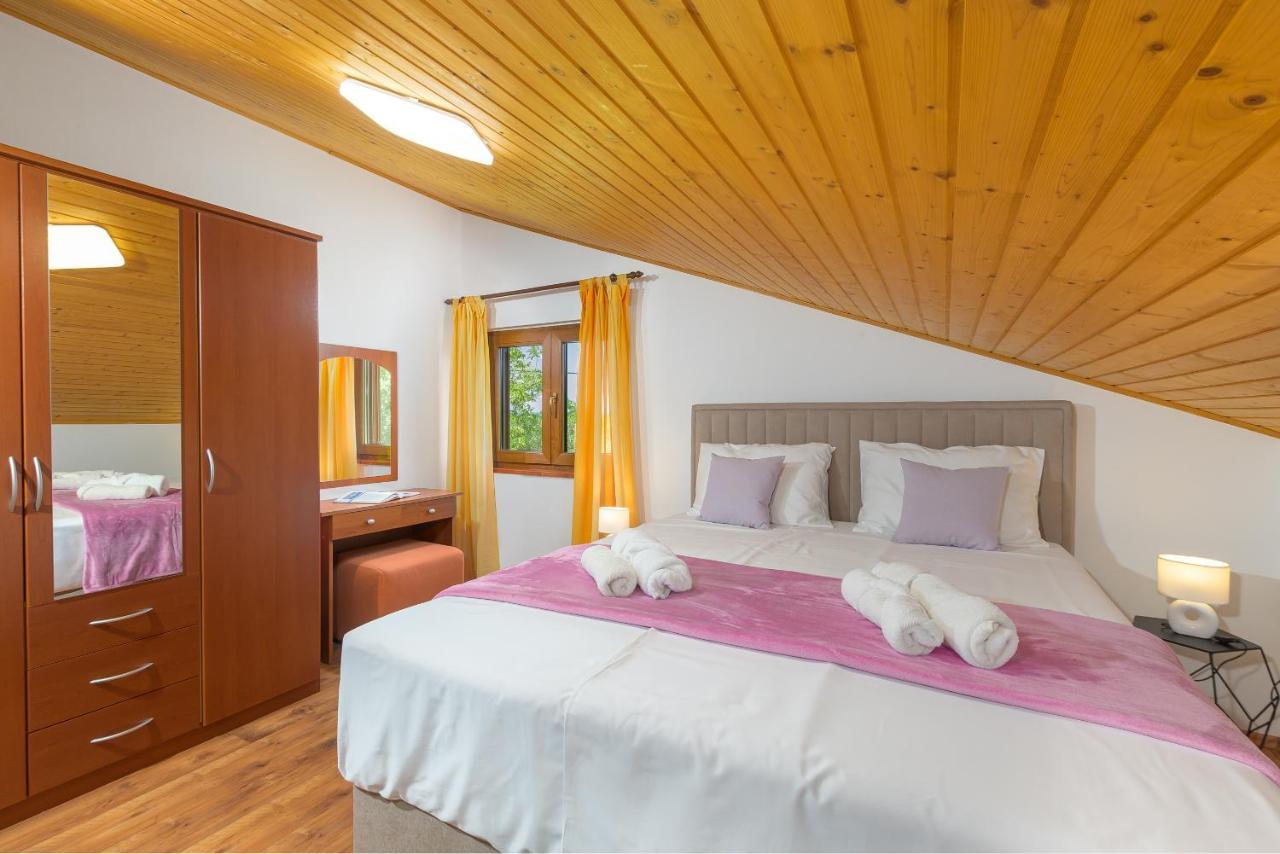 Villa Carla With Private Pool & Kids Playground - Pet Friendly Mutvoran Exteriér fotografie