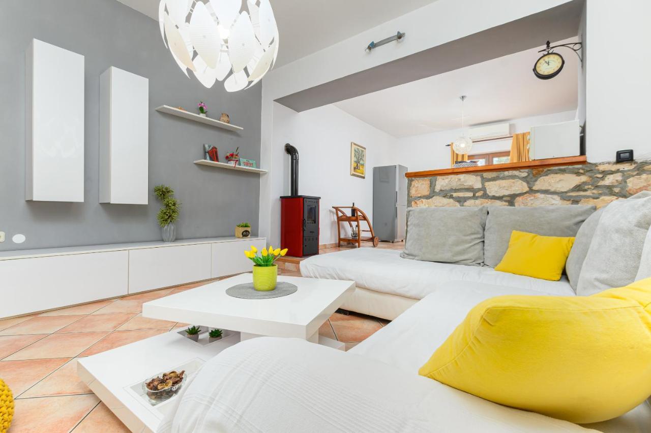 Villa Carla With Private Pool & Kids Playground - Pet Friendly Mutvoran Exteriér fotografie